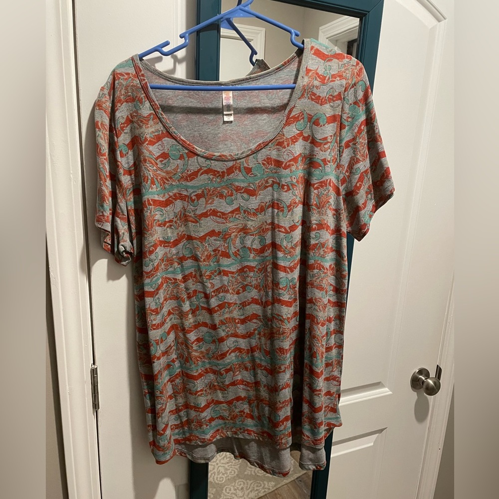 LulaRoe 2XL Classic Tee